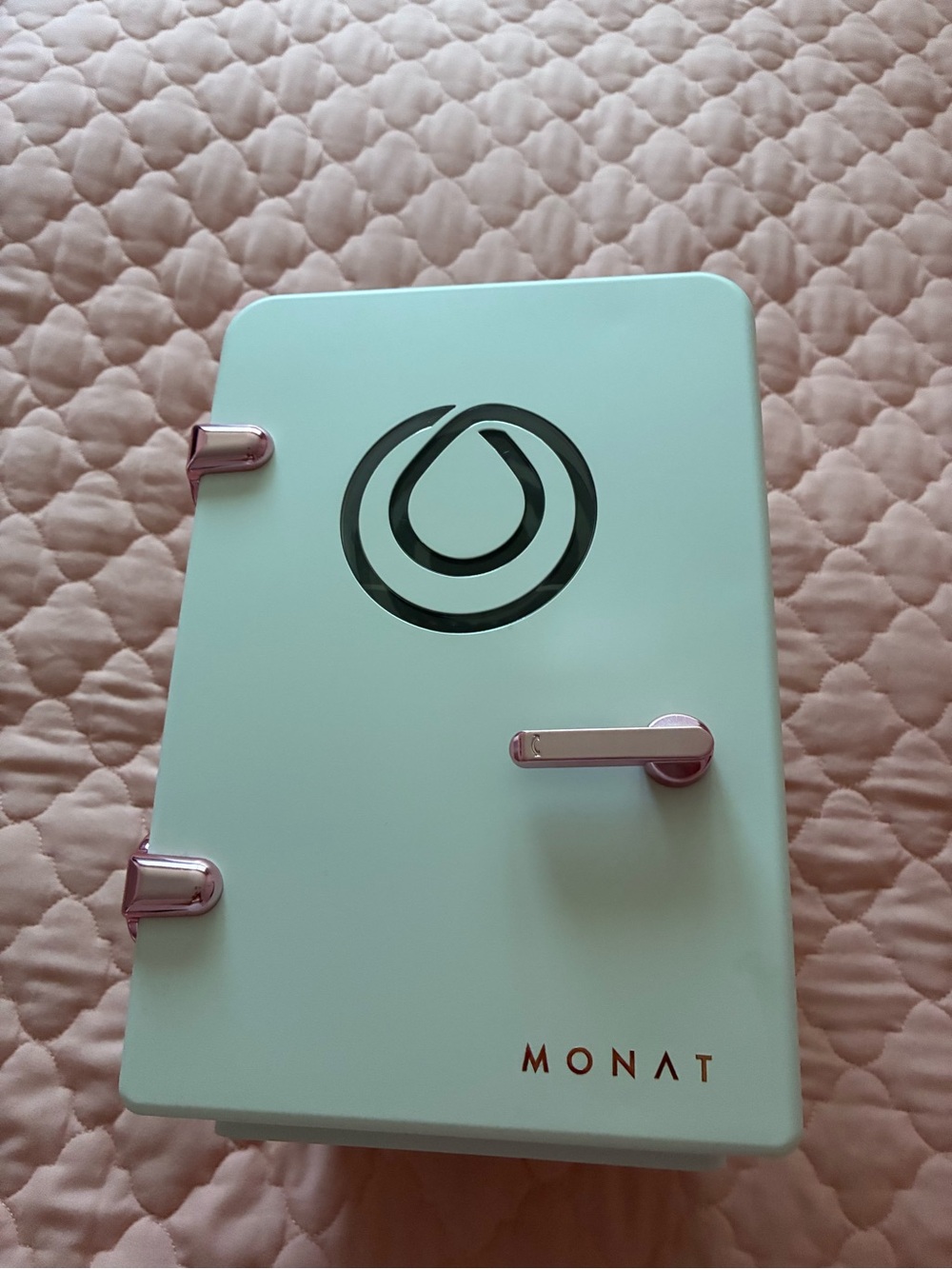 MONAT Mint Organizer Case for Women